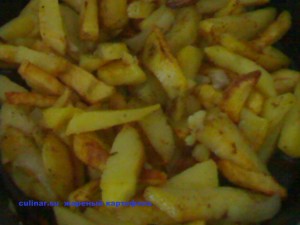Жареная картофель на сале