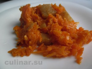рыба, тушенная в моркови с помощью микроволновой печи.