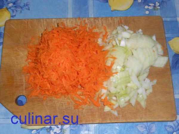 Морковь и лук ингредиенты для куриного плова