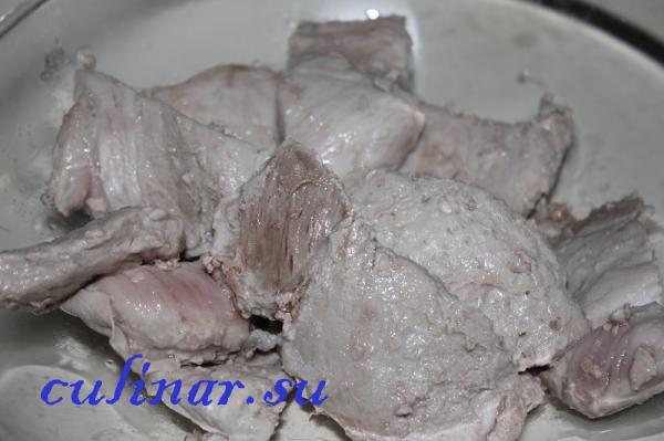 Свинина с луком готовить легко и быстро