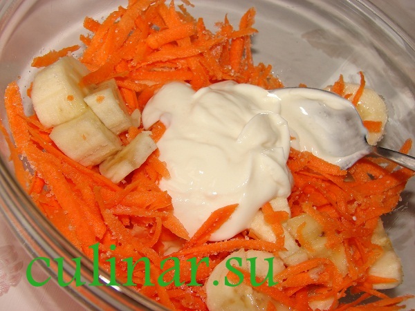 Салат из моркови с бананом